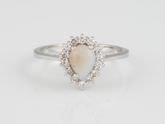 Picture OPAL-RING MIT DIAMANTBESATZ