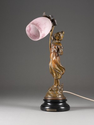 Auction <br>FIGÜRLICHE TISCHLAMPE 'LYS'