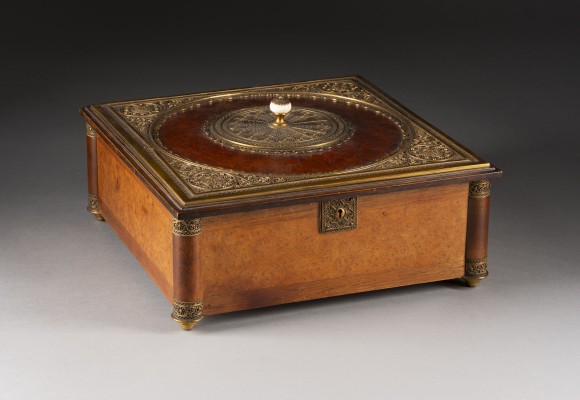 Picture GROSSE ORNAMENTIERTE SCHATULLE