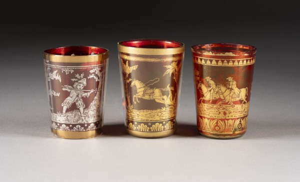 Auction <br>DREI SIGNIERTE ZWISCHENGOLDBECHER