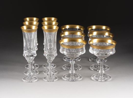 Auction <br>SATZ VON SECHS CHAMPAGNERSCHALEN UND SECHS FLÖTEN
