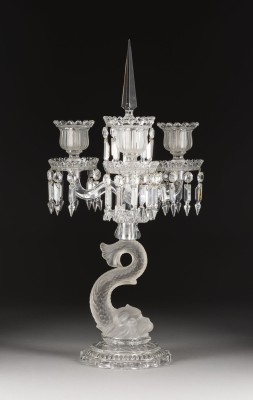 Auction <br>GROSSER FIGÜRLICHER LEUCHTER MIT DELFIN