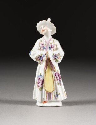 Auktion <br>JAPANER IN MINIATUR-VITRINENSCHRÄNKCHEN
