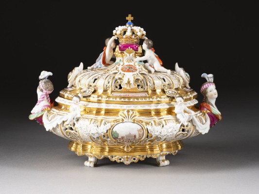 Bild OPULENTE PRUNKTERRINE