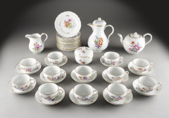 Picture 40-TEILIGES KAFFEE-/TEESERVICE 'BLUMENMALEREI'