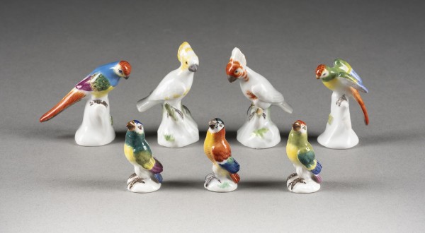 Picture SAMMLUNG VON SIEBEN MINIATUR-PAPAGEIFIGUREN