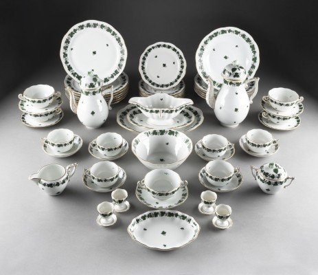 Auction <br>54-TEILIGES SPEISE- UND KAFFEESERVICE 'WEINLAUB'