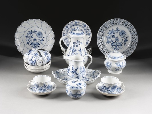 Bild 25-TEILIGES KAFFEESERVICE 'ZWIEBELMUSTER'