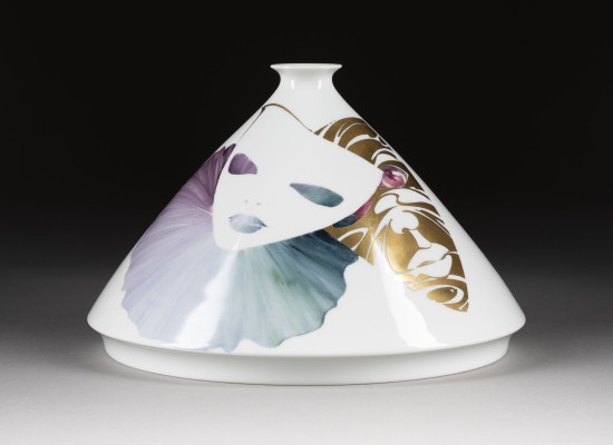 Auction <br>ZIERVASE 'DER LACHENDE DRITTE'
