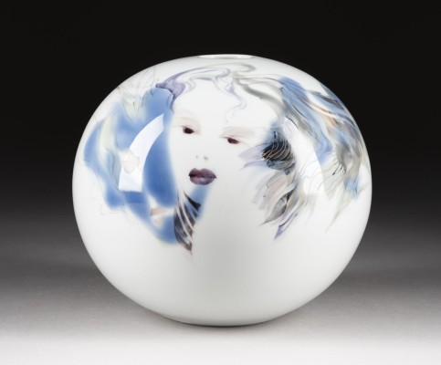 Auction <br>VASE 'C'EST LA VIE' II