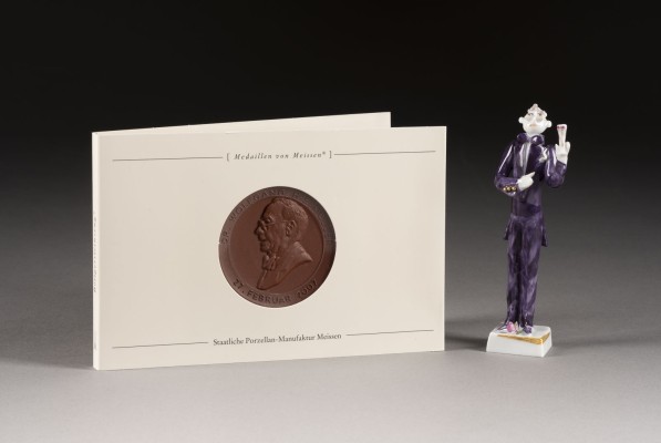 Bild MINIATURFIGUR UND GEDENKMEDAILLE 'DR. MÜLLER'