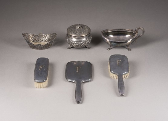 Auktion <br>SAMMLUNG VON SECHS SILBEROBJEKTEN