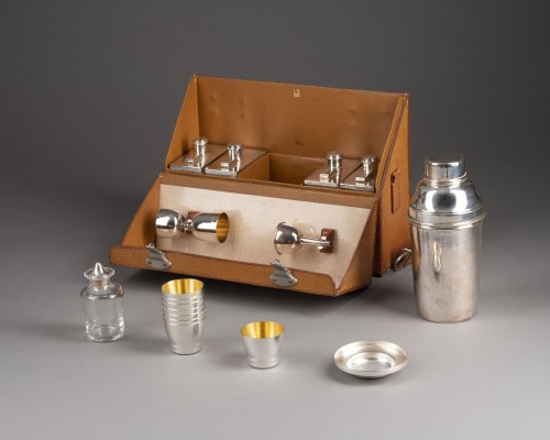 Auction <br>SELTENES DUNHILL-COCKTAIL-SET IM ORIGINALEN LEDERKOFFER MIT SCHLÜSSEL