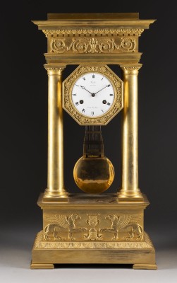 Auction <br>MONUMENTALE PORTALUHR