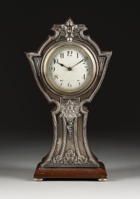 Auction <br>TISCHUHR