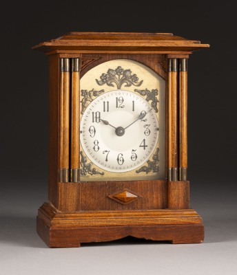 Auction <br>JUNGENDSTIL-UHR MIT WECKER