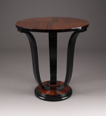 Auktion <br>RAUCHERTISCH IM ART-DÉCO-STIL