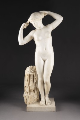 Auktion <br>FAST LEBENSGROSSE MARMORSKULPTUR DER ,VENUS VOM ESQUILIN'