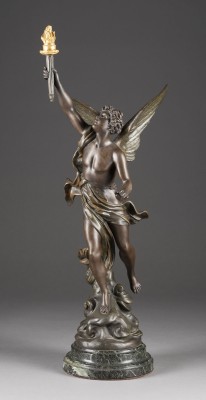 Auktion <br>ALLEGORIE DES FORTSCHRITTS UND PAAR WEIBLICHE ALLEGORIEN
