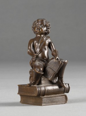 Bild PUTTO AUF BÜCHERN SITZEND