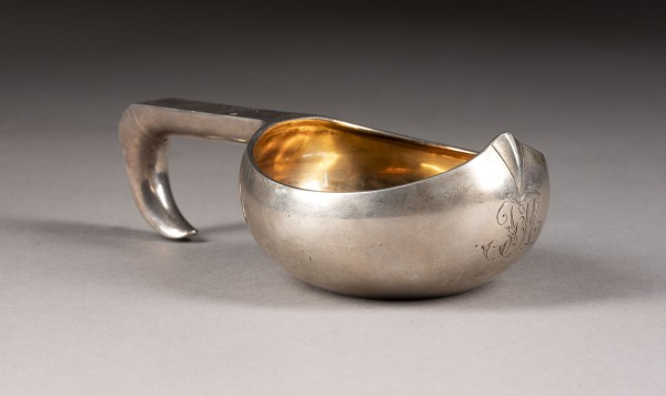 Auction <br>A LARGE SILVER KOVSH
