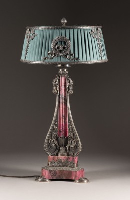 Bild GROSSE LAMPE MIT SCHIRM
