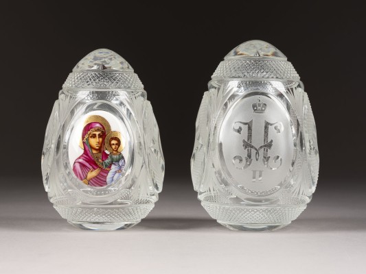 Bild ZWEI OSTEREIER MIT CHRISTUS PANTOKRATOR UND DER GOTTESMUTTER VON SMOLENSK SOWIE DEN DOPPELADLER UND DAS ZARENMONOGRAMM NII