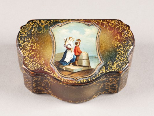 Auction <br>A VERY FINE PAPIER-MACHÉ AND LACQUER BOX