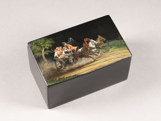 Auction <br>A PAPIER-MACHÉ AND LACQUER BOX SHOWING A SUMMER TROIKA