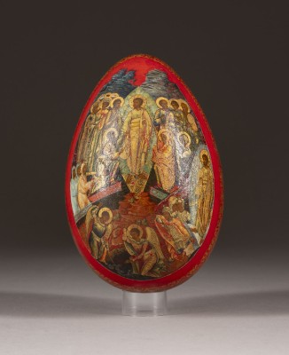 Auktion <br>GROSSES EI MIT DER HÖLLENFAHRT CHRISTI UND EINEM APOSTEL