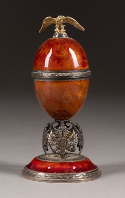 Auction <br>A SILVER AND GUILLOCHÉ ENAMEL EGG SHAPED BOX