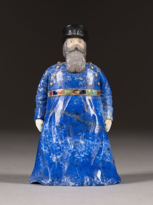 Auktion <br>STEIN-FIGUR EINES RUSSISCHEN KUTSCHERS
