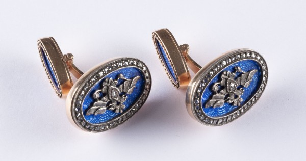 Auction <br>A PAIR OF GOLD, SILVER AND GUILLOCHÉ ENAMEL CUFFLINKS