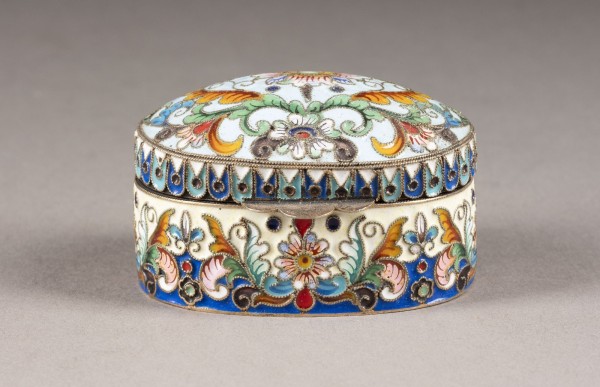 Auktion <br>CLOISONNÉ-EMAIL-DOSE