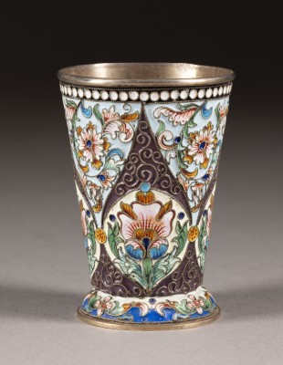 Auktion <br>CLOISONNÉ-EMAIL-BECHER