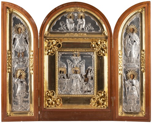Picture MONUMENTALES TRIPTYCHON MIT DEM SCHLEIERWUNDER DER GOTTESMUTTER (POKROW) UND DER NEUTESTAMENTLICHEN DREIFALTIGKEIT MIT AUSGEWÄHLTEN HEILIGEN MIT SILBER-OKLAD