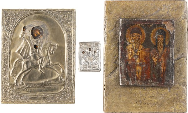 Bild DREI KLEINFORMATIGE IKONEN: ALTTESTAMENTLICHE DREIFALTIGKEIT, HEILIGER DEMETRIUS UND ZWEI HEILIGE (SPIRIDON UND DIONYSIOS)