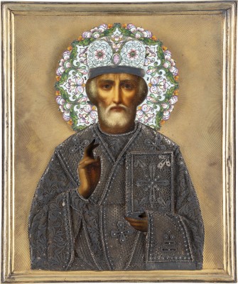 Auktion <br>SEHR FEINE IKONE MIT DEM HEILIGEN NIKOLAUS VON MYRA MIT FILIGRANEM CLOISONNÉ-EMAIL-OKLAD