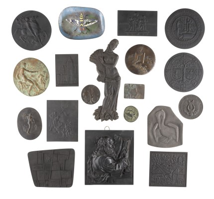 Bild KONVOLUT AUS 22 GEDENKPLAKETTEN