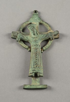 Auktion <br>BRUSTKREUZ