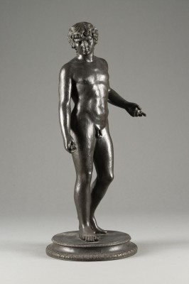Auktion <br>ANTINOOS FARNESE (NACH ANTIKEM VORBILD)