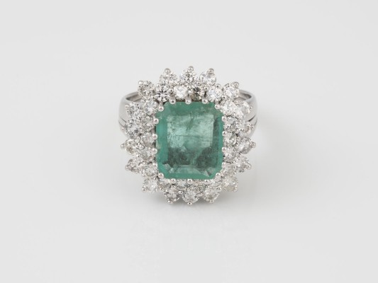Auktion <br>RING - NATÜRLICHER SMARAGD 5.00 CT.