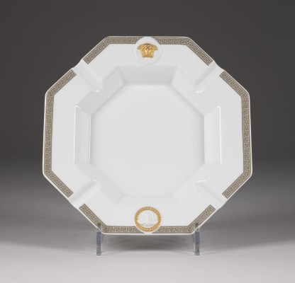 Auktion <br>GROSSER PORZELLAN ASCHER VERSACE 'GORGONA'