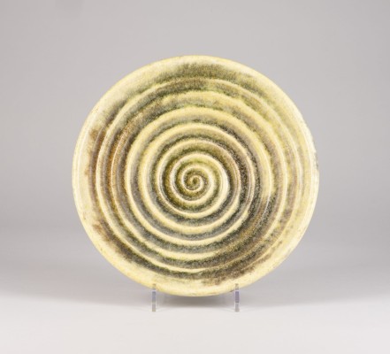 Auction <br>SCHALE MIT RILLENDEKOR