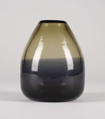 Auction <br>SIGNIERTE VASE GLAS FACHSCHULE ZWIESEL