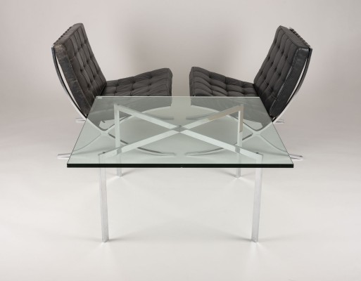 Auction <br>PAAR SESSEL MODELL 'BARCELONA' UND TISCH MODELL 'TUGENDHAT'