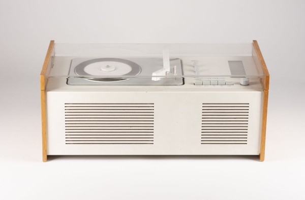 Auction <br>RADIO PHONO KOMBINATION PHONOSUPER MODELL 'SK 61' / 'SCHNEEWITTCHENSARG'