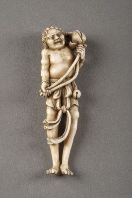 Auction <br>EIN FEINES GESCHNITZTES NETSUKE VON ASHINAGA AUS ELFENBEIN