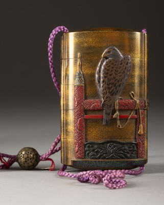 Auction <br>KANSHOSAI TOYO ZUGESCHRIEBEN, EIN SELTENES GOLDLACKIERTES UND EINGELEGTES FÜNFTEILIGES INRO