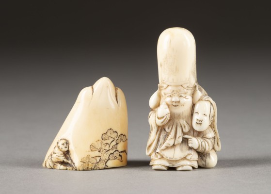 Auktion <br>ZWEI FEINE GESCHNITZTE NETSUKE AUS ZAHNBEIN
